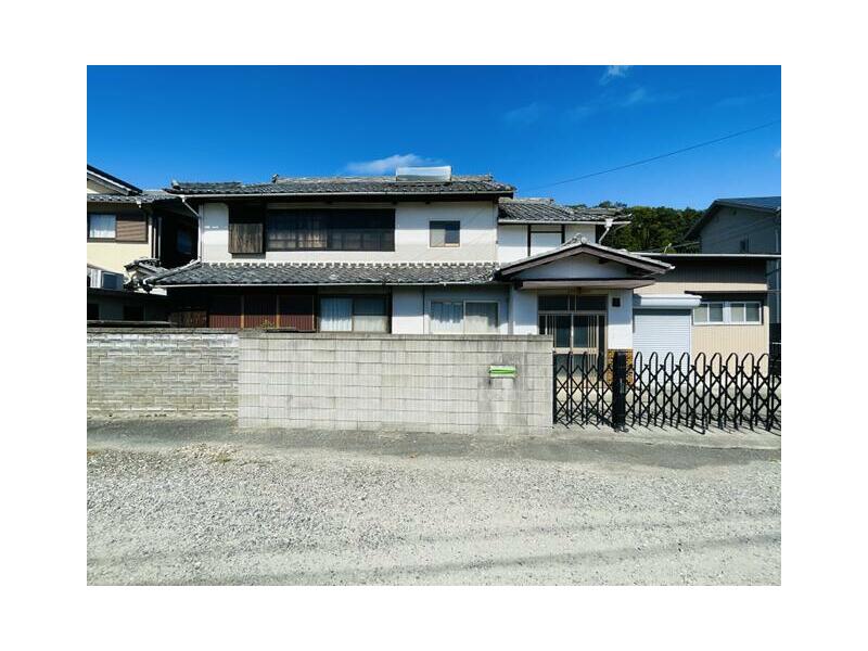 Iwami, Mitsu-cho, Tatsuno-shi (Sanyo Aboshi Sta.) 2F 9DK

1,950,000 yen