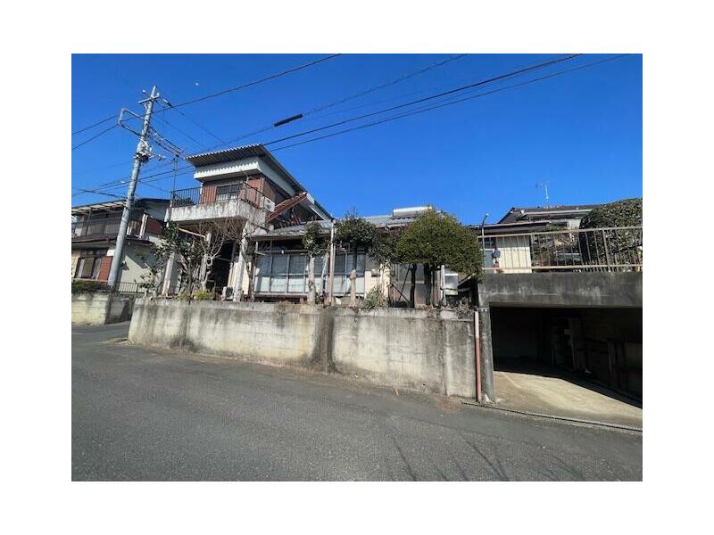 Oaza Ueno, Koshu-cho, Iruma-gun (Bushu Karasawa Sta.) 2F 5SDK

3.9 million yen