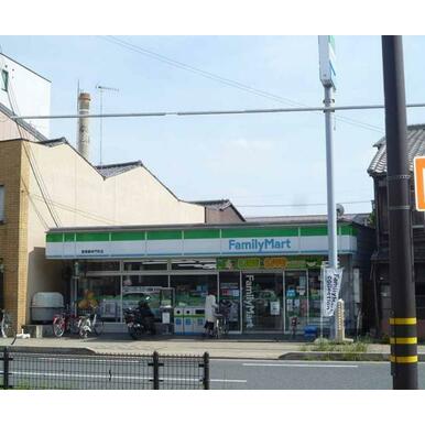 ファミリーマート唐橋羅城門店 距離:260m