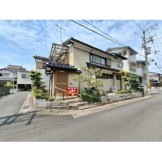 Maizuru City, Aza Minaminotanabe (near Nishi-Maizuru Station), 2-story building with 6 rooms, dining room and kitchen. 4.4 million yen.