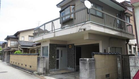 新庄町字荒町割15番地9 a 001 5DK