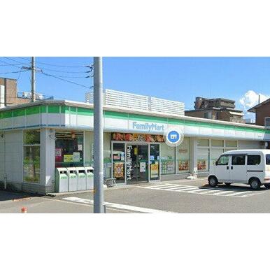 ファミリーマート 高松多賀町店 距離:2,055m