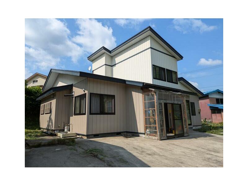 5,900 meters on foot from Akita Shinkansen "Kakunodate" Station