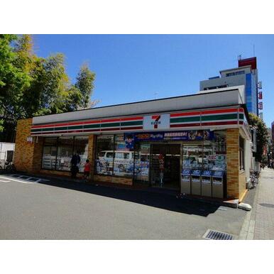 セブンイレブン 距離：249m