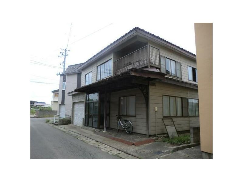 Goshogawara-shi, Aza Ikuyomori (Goshogawara Sta.) 2F 6DK

3,800,000 yen