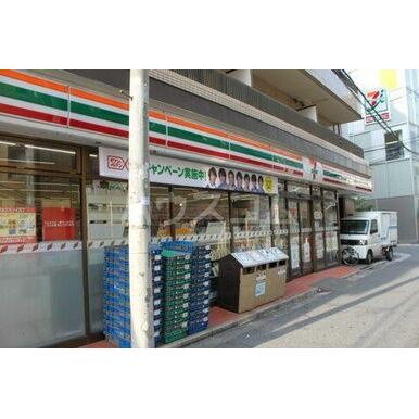 セブン-イレブン港区麻布十番３丁目店 距離：1,129m