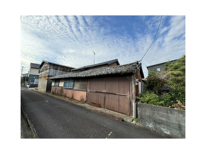 Ogi City, Ushizu Town, Kaki Hise (Ushizu Station) 2-story building 4DK