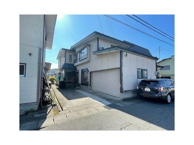 Yonezawa City, Narushima Town 3-chome (Nishi Yonezawa Station) 2-story 7DK