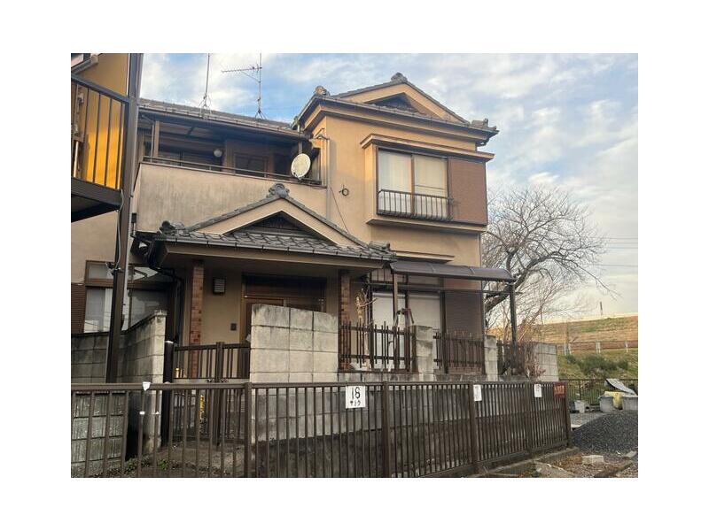 Kazo-shi, Kazo-city Mukoukoga (Shinkoga station) 2F 6LDK

5.8 million yen