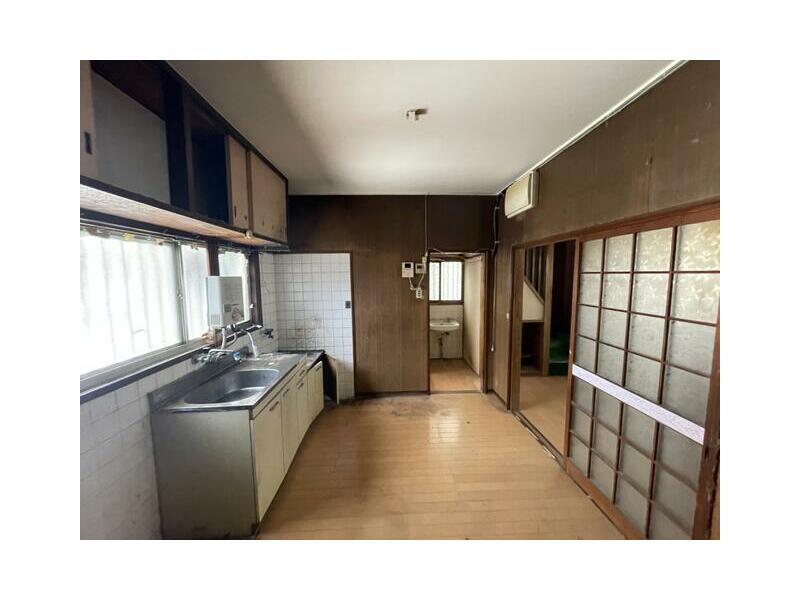 3 Suzurandai-cho, Kita-ku, Kobe-shi, Hyogo (Suzurandai Sta.) 2F 4DK

1.9 million yen