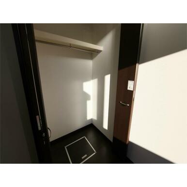 クローゼット付（収納充実してます）