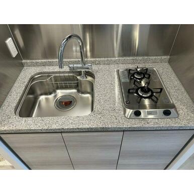 キッチン 2口ガスコンロ 浄水器 天板に天然石を採用