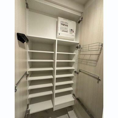 玄関 下足入