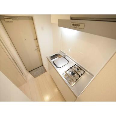 システムキッチン（ガス２口）冷蔵庫・レンジ等ご用意できます