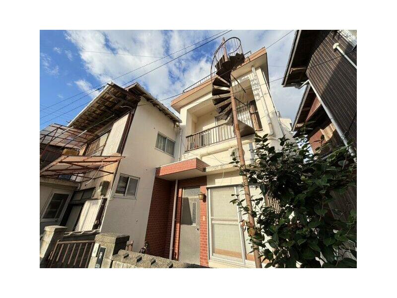 Anai, Yawatahama-shi (Yawatahama station) 2F 7K

2.5 million yen