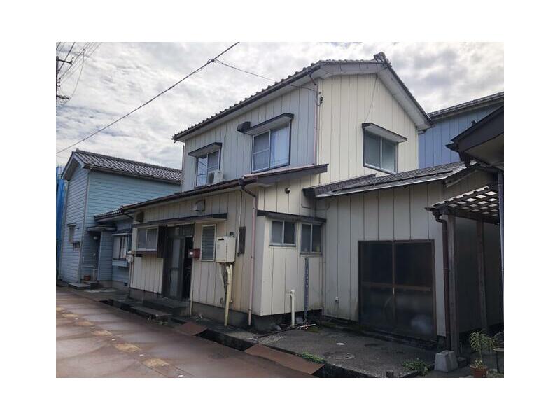 Sanjo City, Shimada 2-chome (Kita-Sanjo Station) 2-story 5DK