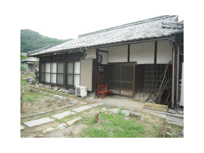 Niihama-shi Oshima (Niihama station) Single story house 5DK

2.7 million yen