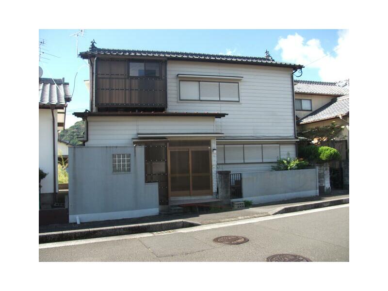 Hinode-cho, Saeki-shi (Saeki Sta.) 2F 5DK

1,800,000 yen