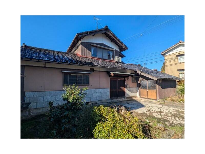 15 minutes on foot from IR Ishikawa Railway "Awazu" Station