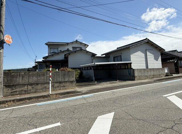 Cheap house for sale in Nakanikawa, Toyama