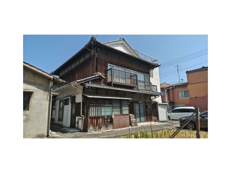 2-chome, Nakasuga-cho, Niihama-shi, Niihama (Niihama Station) 2F 6K

2.4 million yen