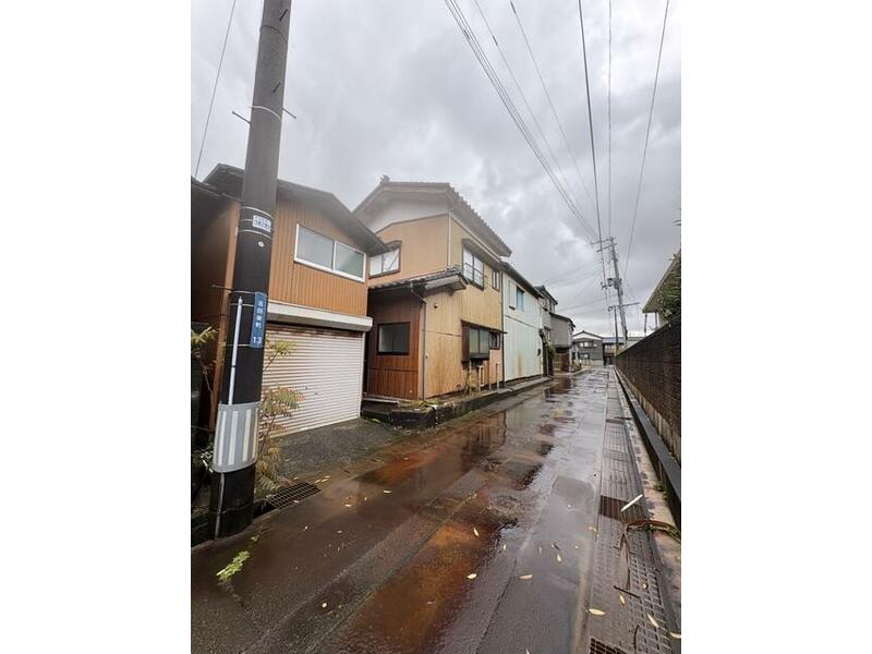 Tsubame City, Yoshida Sakae Town (Yoshida Station) 2-story 7LDK
