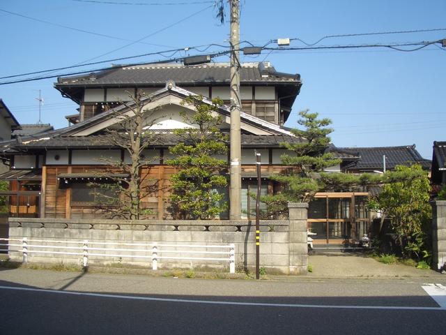 アットホーム 金沢市 久安１丁目 野々市工大前駅 2階建 １０ｄｋ 金沢市の中古一戸建て 提供元 ｌｉｘｉｌ不動産ショップ 株 アントール 一軒家 家の購入