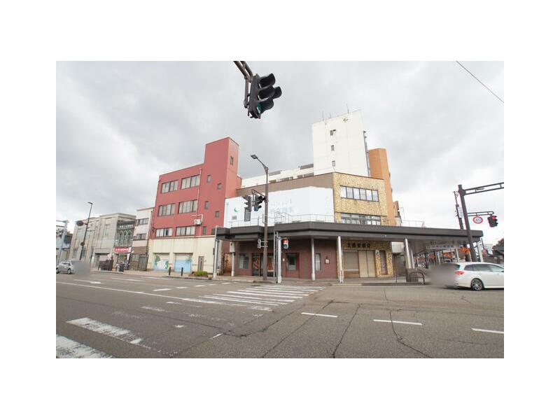 Takaoka City, Kataharayokomachi (Kataharamachi Station) 3-story 4DK