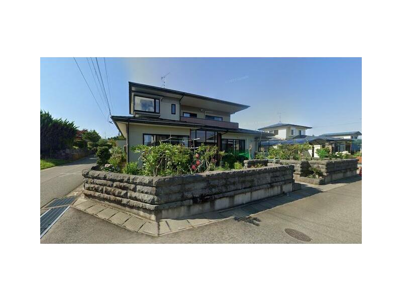 26-minute walk from JR Uetsu Main Line "Ugo Ushijima" Station