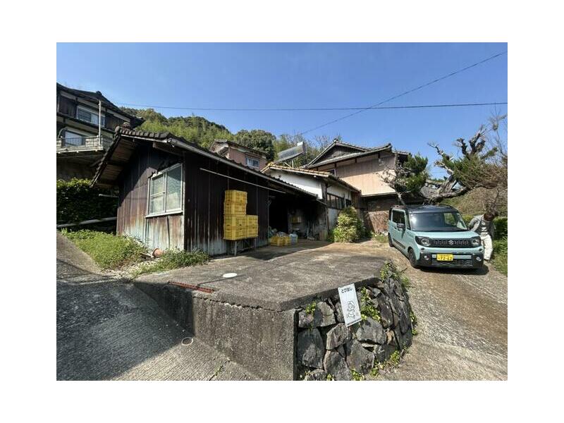東彼杵郡川棚町 中組郷 （川棚駅 ） 2階建 5DK
								
																													300万円