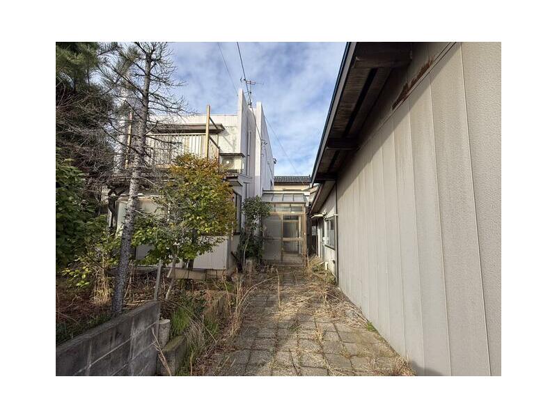 Kashiwazaki City, Sakaemachi (Higashi-Kashiwazaki Station) 2-story 7SDK