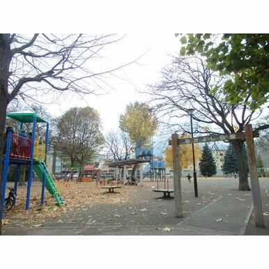 なかよし公園 距離:355m