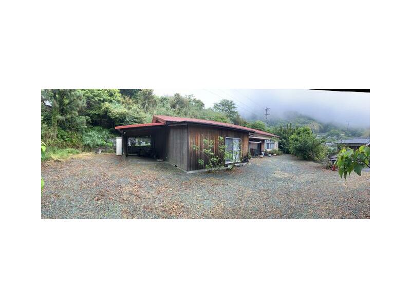 Kushio Otsu, Nagahama-cho, Ozu City (Iyo Nagahama Station) Single-story building

Single-storied house 3.5 million yen