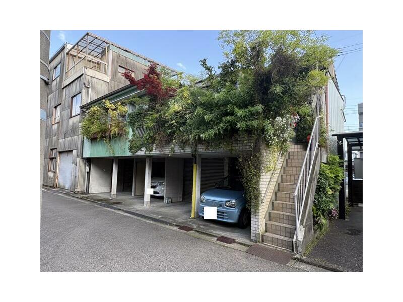 2-story building, 2LDK, Futaba-cho, Kōchi City (in front of Chiyochō 1-chome Station)