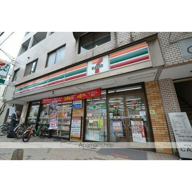 セブンイレブン 距離：742m