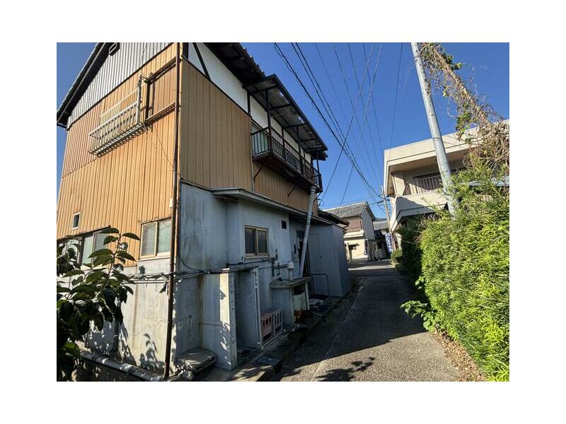 2F 3K, Oaza Chonomachi, Katsuragi-machi, Ito-gun (Myouji Sta.)

2F 3K 500,000yen