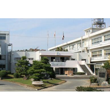 掛川市立西中学校 距離:3,600m