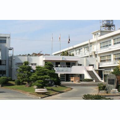掛川市立西中学校 距離:3,600m