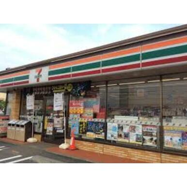 セブンイレブン厚木旭町１丁目店 距離：230m