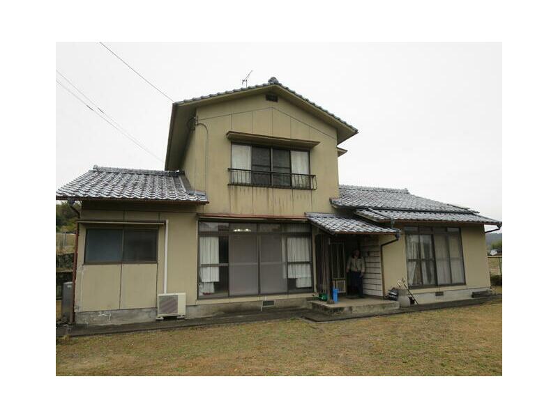 Kakihara, Shonai-cho, Yufu-shi, Yufu (Tenjinyama Sta.) 2F 5DK

4,800,000 yen