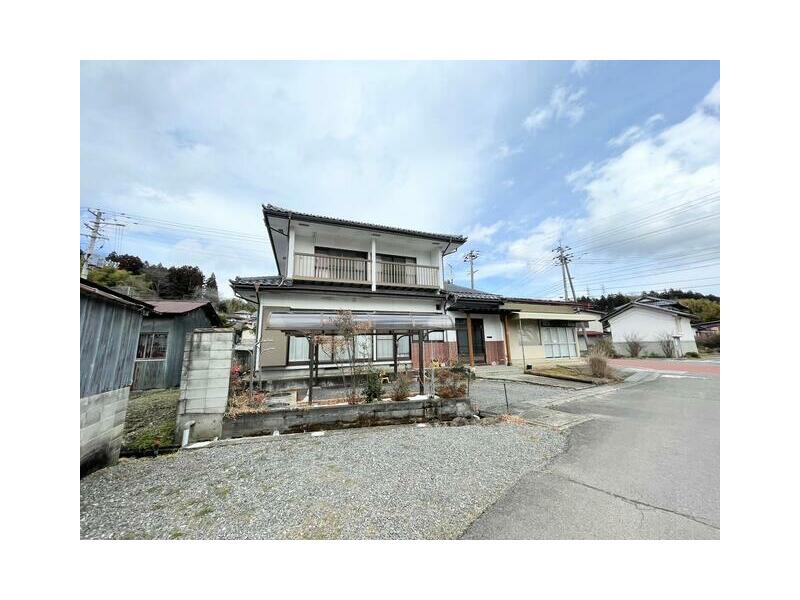 Fukushima City, Matsukawa Town, Mizuhara, Aza Ishiuchi-mae 2-story building 8SDK