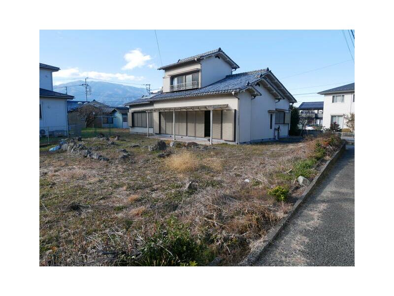 12 minutes on foot from JR Chuo Line "Kofu" Station