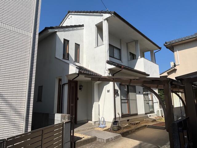 能登町　鉄骨3階建倉庫　賃貸　別荘として　約90坪　建物合計500m2 軽井沢の700坪の森に溶け込む透明感あふれる別荘。建築家・岡田哲史が