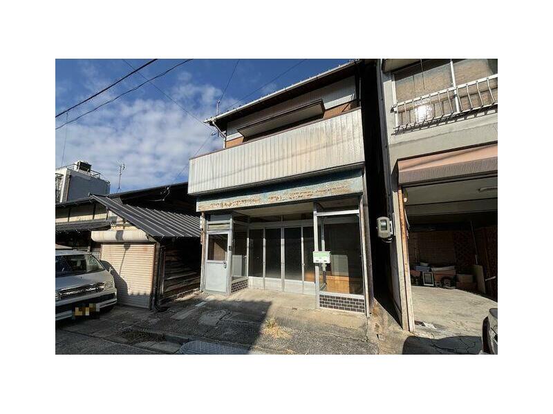 54 minutes on foot from JR Chuo Line "Tajimi" Station