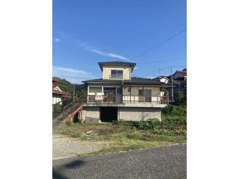 Mihara City, Numata Higashi-cho Ryo-mei (Mihara Station) 2-story building 5DK