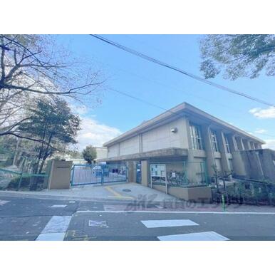 桃山東小学校 距離：950m