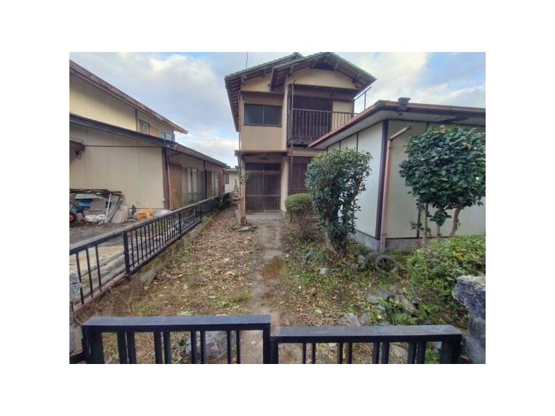 Sakamoto 8-chome, Otsu-shi, Otsu （Sakamoto Hieiyamaguchi station） 2F 4K

3,990,000 yen