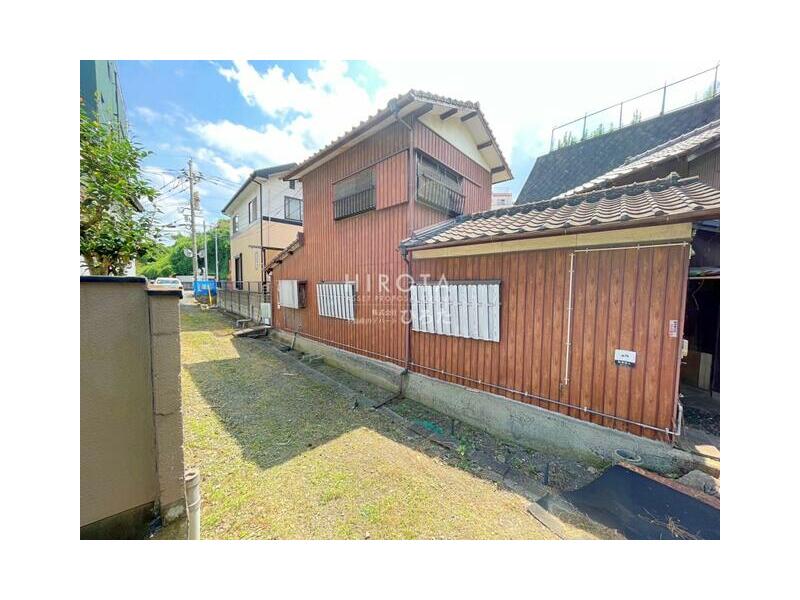 Kitakyushu City, Kokurakita Ward, Shinozaki 1-chome (Minami-Kokura Station) 2-story building 3K