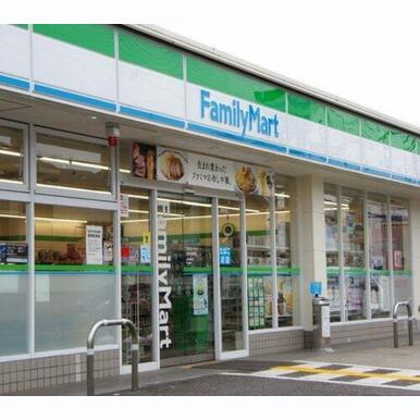 ファミリーマート西野田店 距離:429m