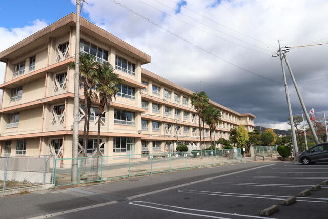 アットホーム】三次市 十日市中4丁目 (三次駅 ) 2階建 7DK アットホーム】三次市 十日市中4丁目 (三次駅 ) 2階建 7DK